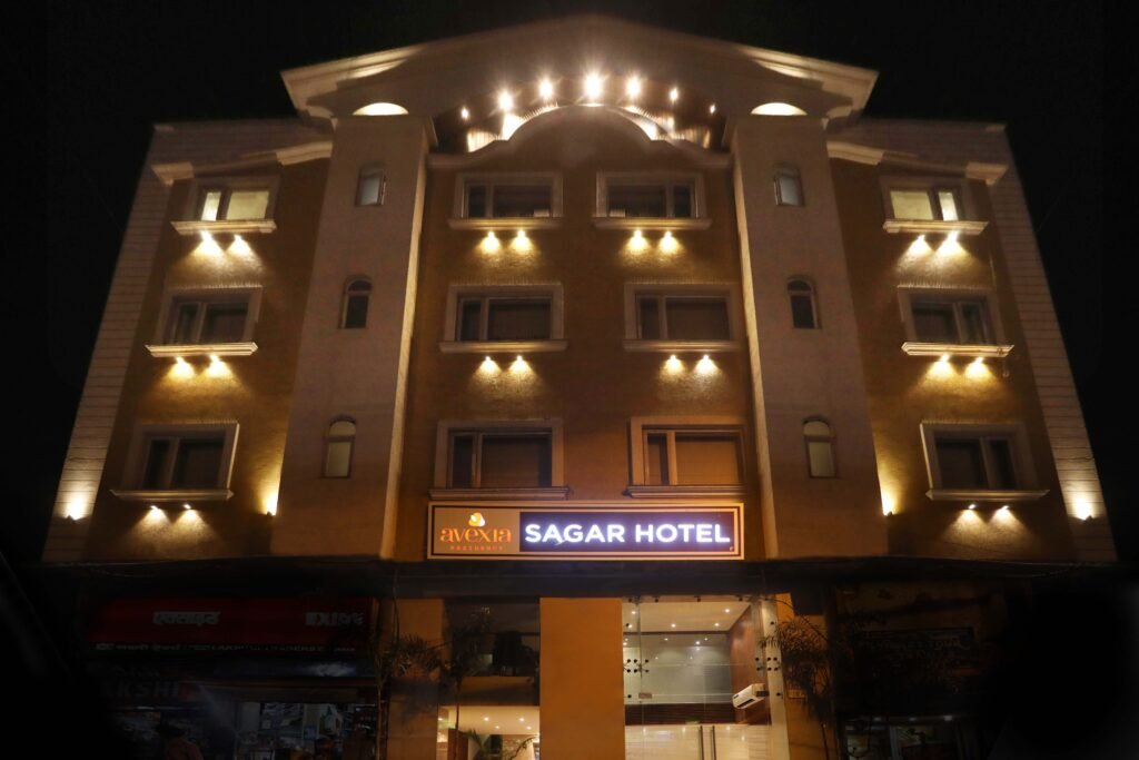 hotel front photo (2)